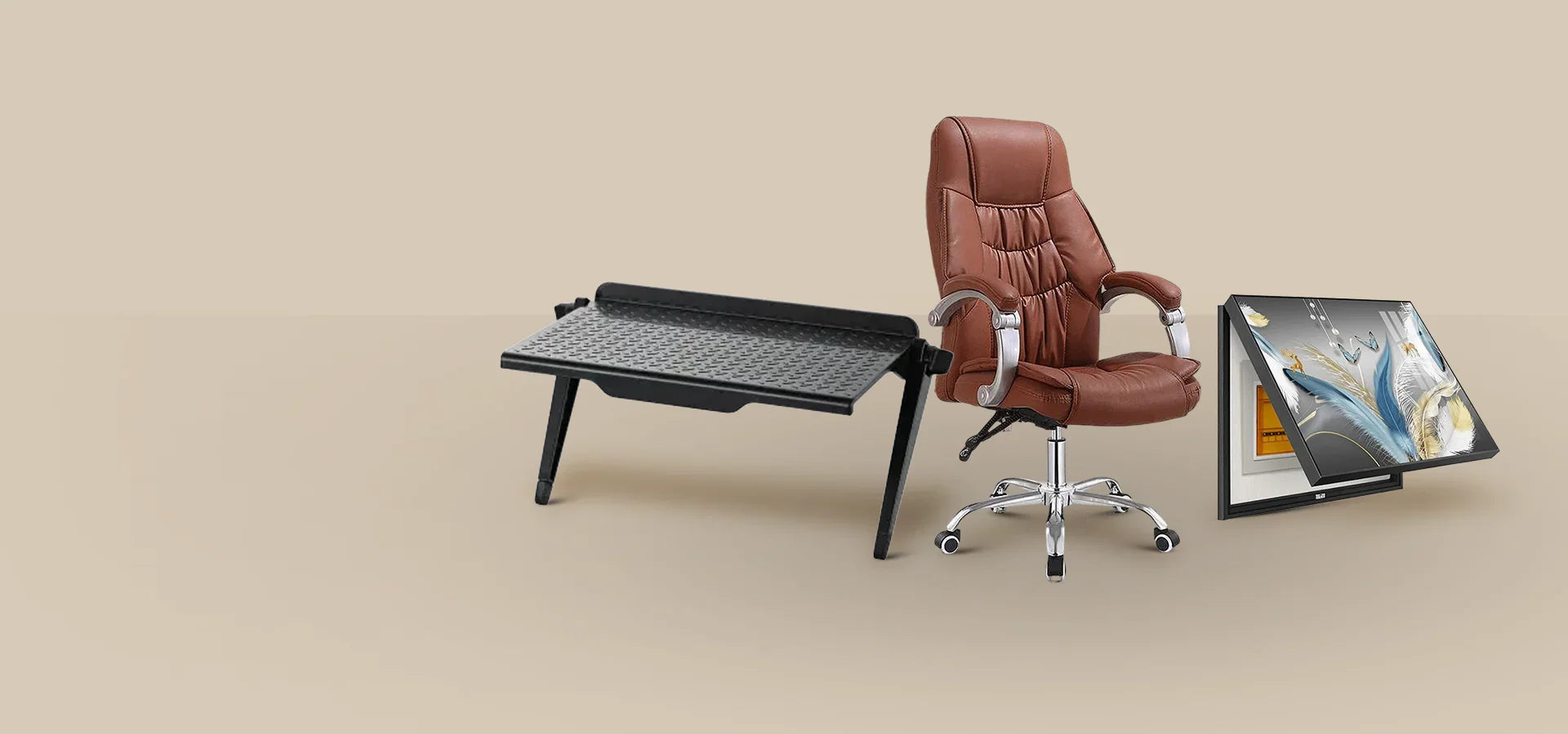 Кафяв офис стол с подлакътници, черна маса и сейф с декоративен капак на бежов фон.