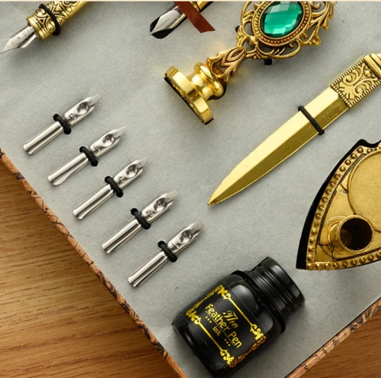 Луксозен комплект за калиграфия с перо, мастило и восъчен печат