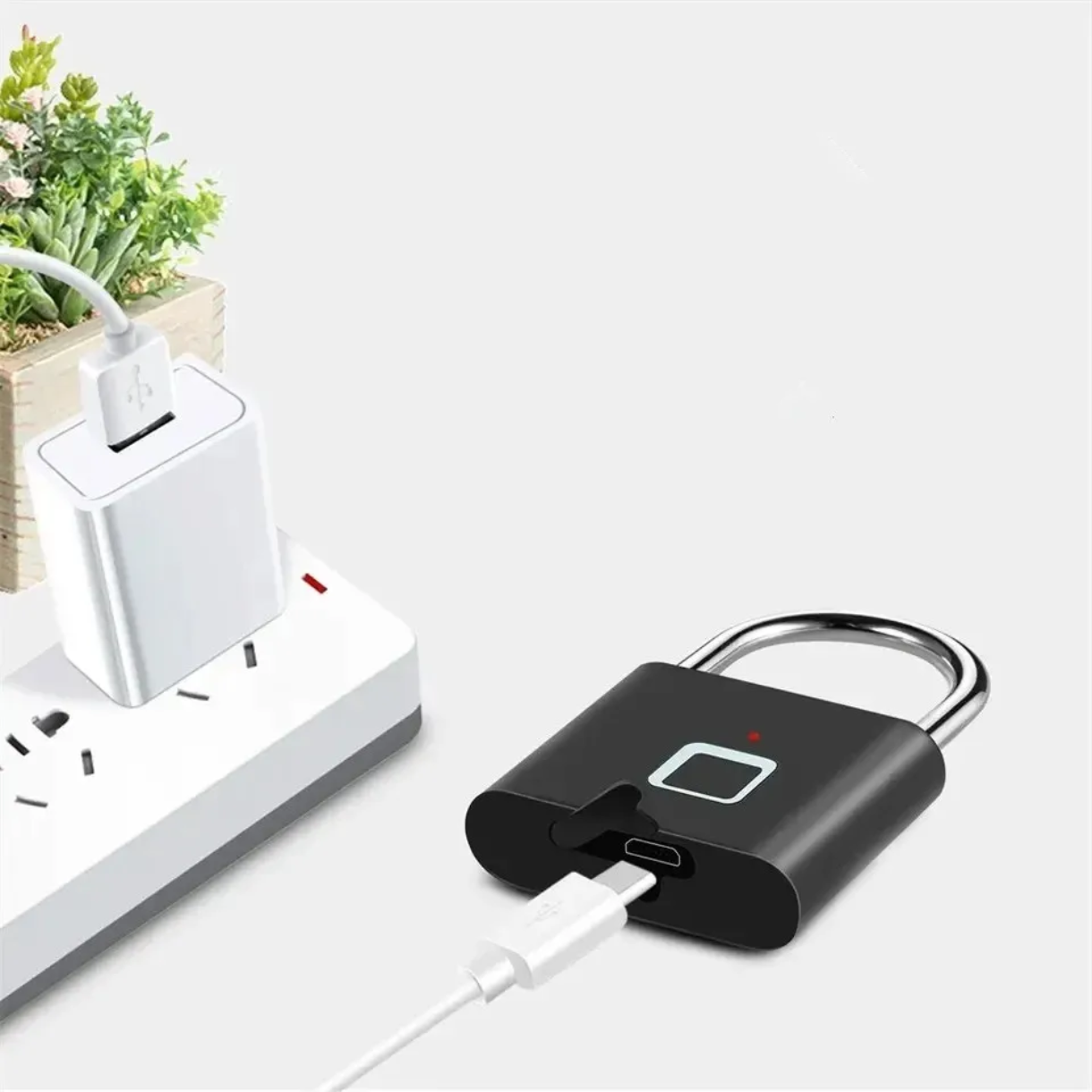 Смарт катинар с пръстов отпечатък и USB зареждане