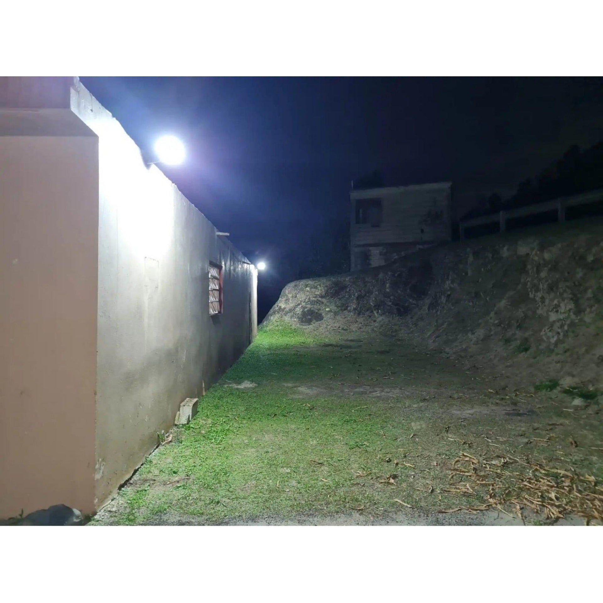 LED фенер за градина